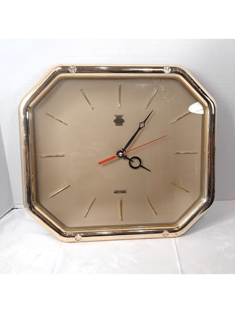 Vintage Union Emblem wall clock Quartz Gold brass tone octagon octagonal READ